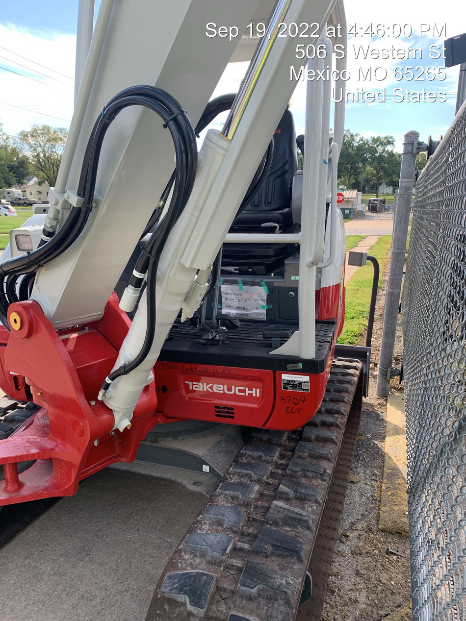 2022 TAKEUCHI TB250-2R