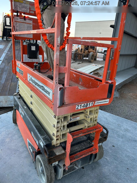2022 JLG ES1932