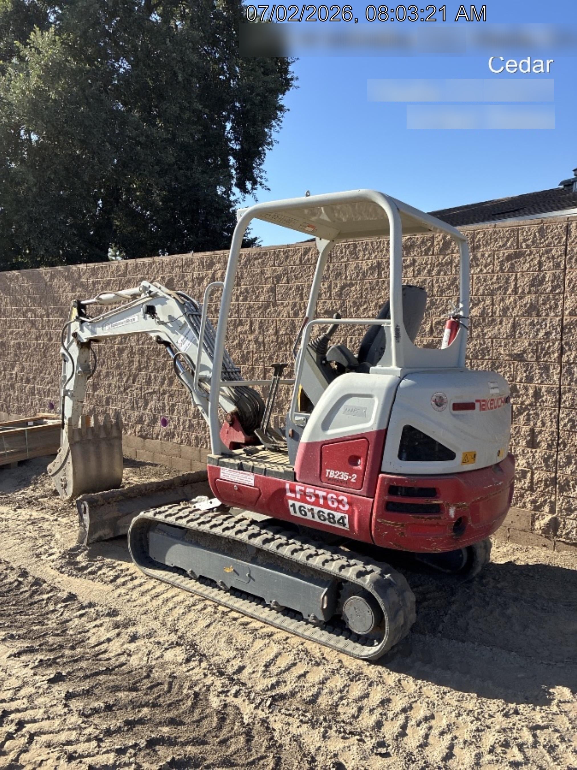 2021 TAKEUCHI TB235-2R