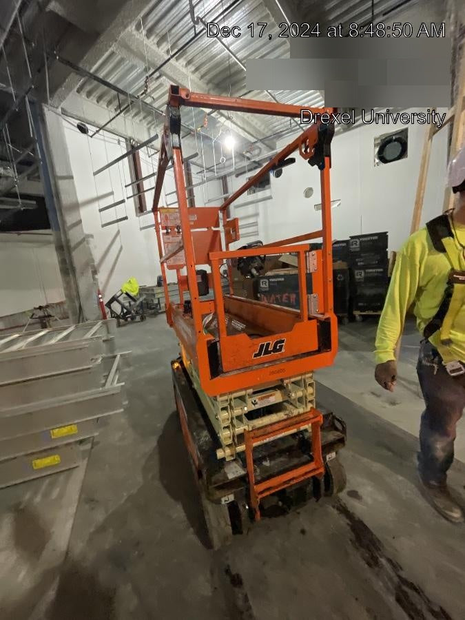 2022 JLG ES1932