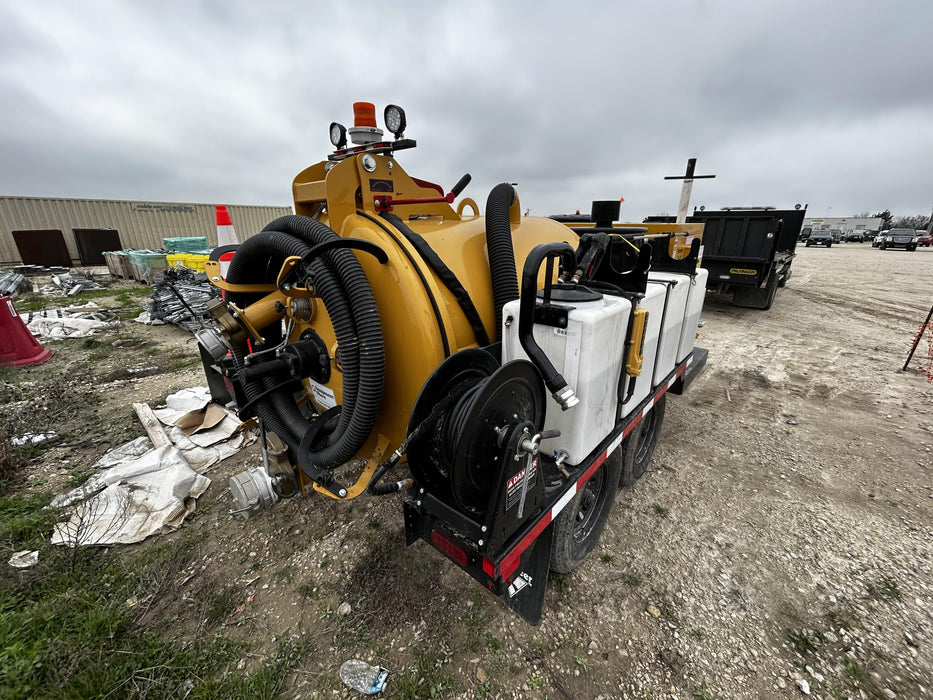 2023 Vac-Tron LP573XDT T4 Koehler Diesel Engine, 500 Gallon Debris Tank, x2 100 Gallon Water Tanks