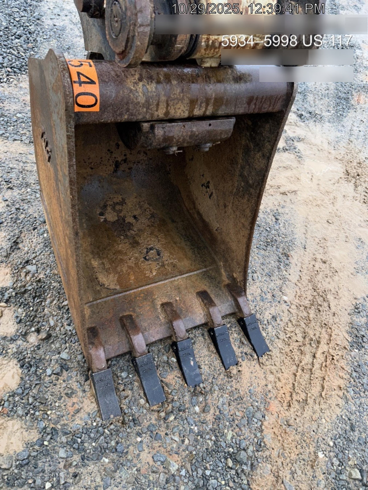 2025 TAKEUCHI 24" Bucket Takeuchi