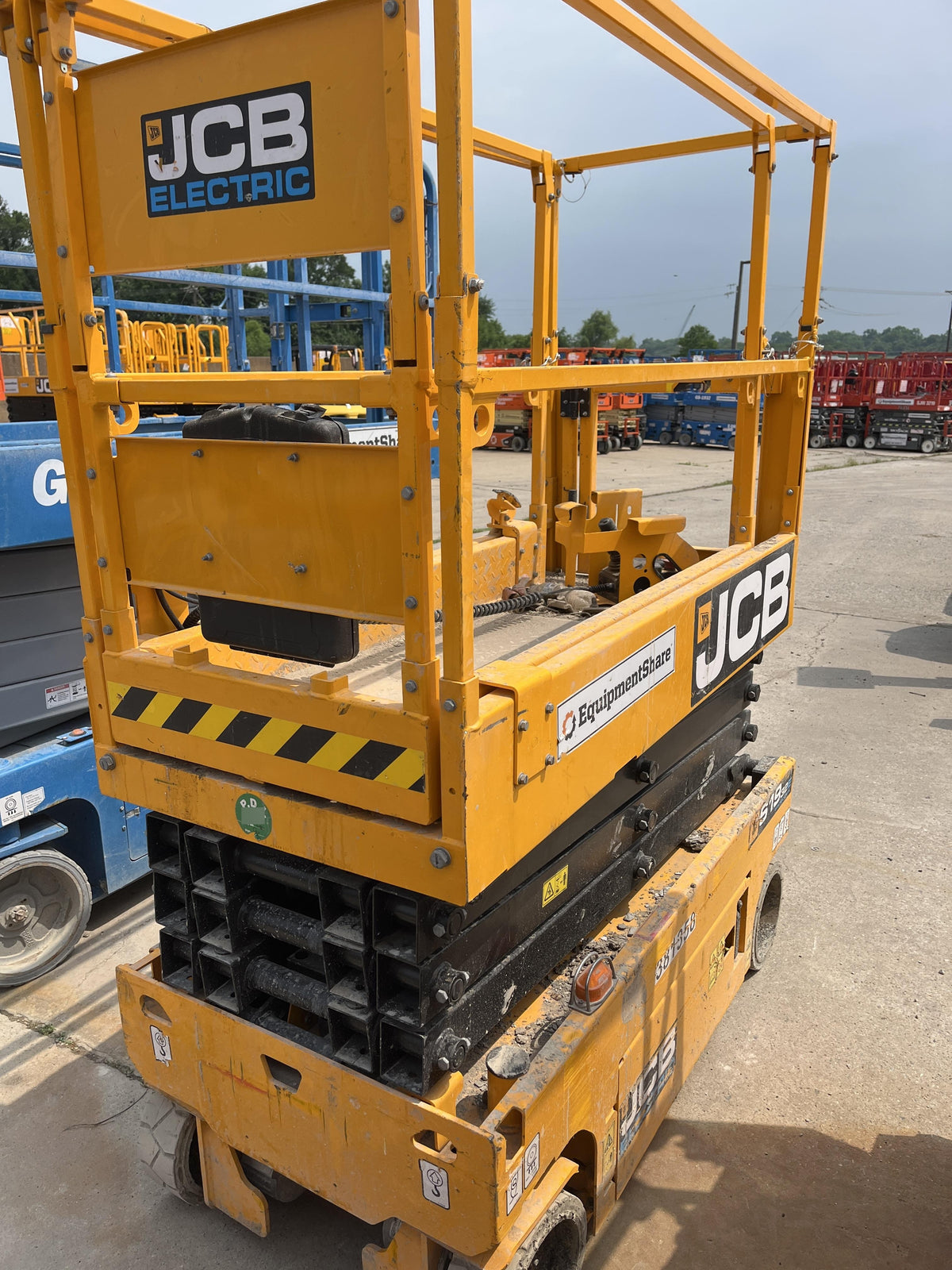 2024 JCB S1932E