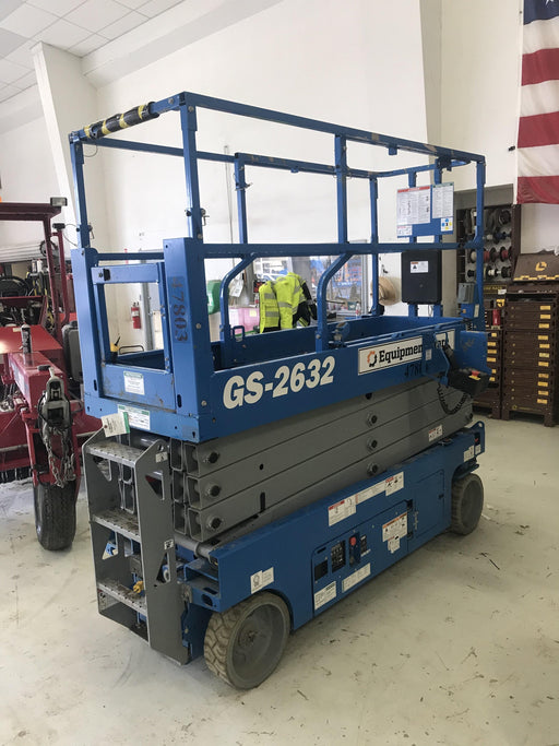 2019 Genie GS-2632 Folding rails with half height swing gate
