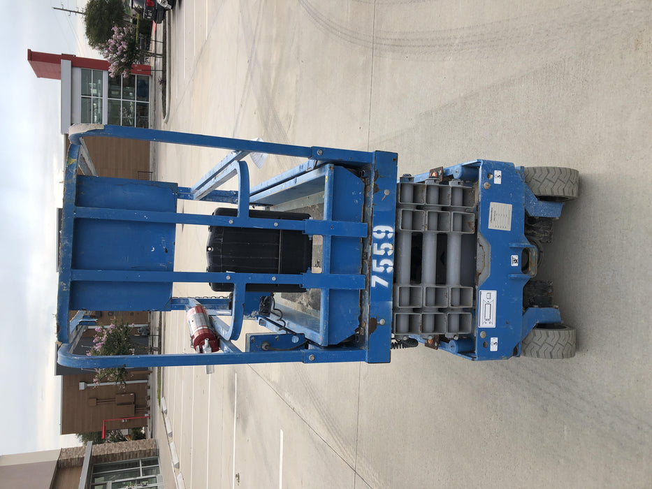 2017 Genie GS-1930 Genie GS-1930 Lift w/Fixed Rail and Chain Entry