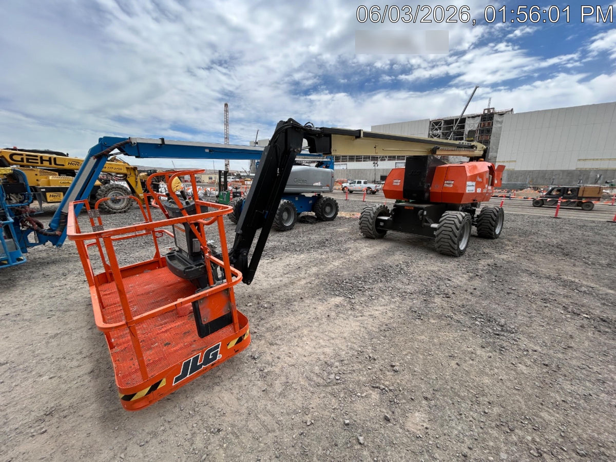 2023 JLG 800AJ