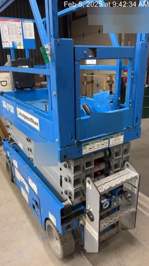 2020 Genie GS-1930 Solid Non Marking Tires, Beacon, Folding rails with half height swing gate