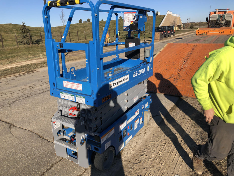 2020 Genie GS-1930 Solid Non Marking Tires, Beacon, Folding rails with half height swing gate