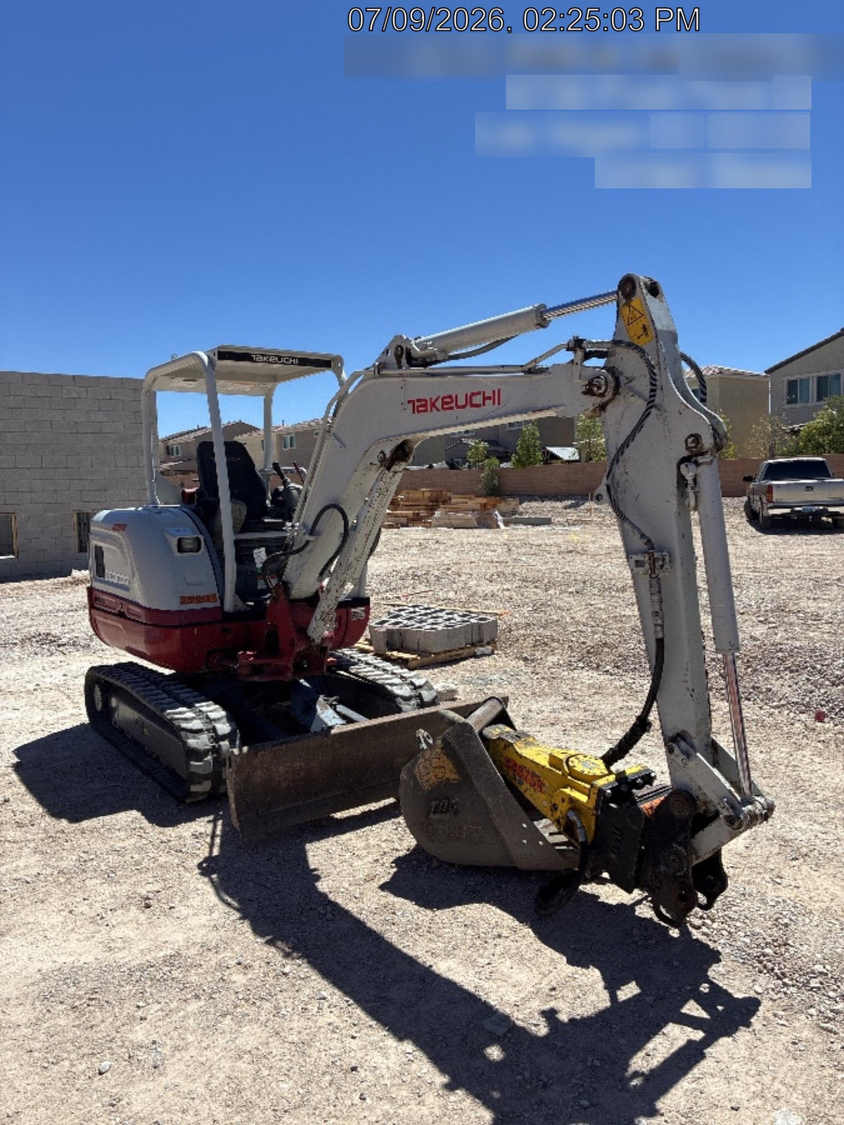 2022 TAKEUCHI TB235-2R