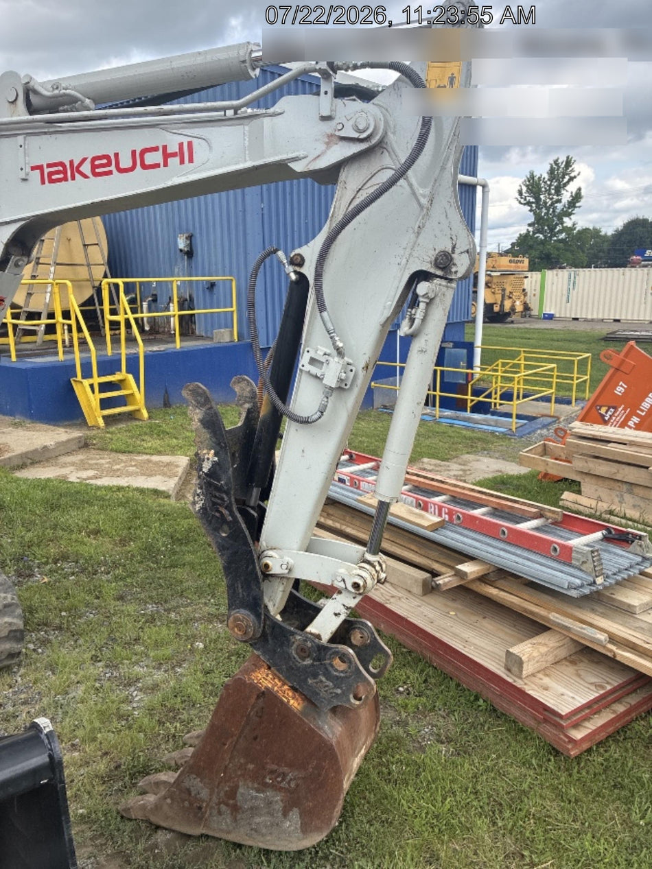 2025 TAKEUCHI TB235-2CR