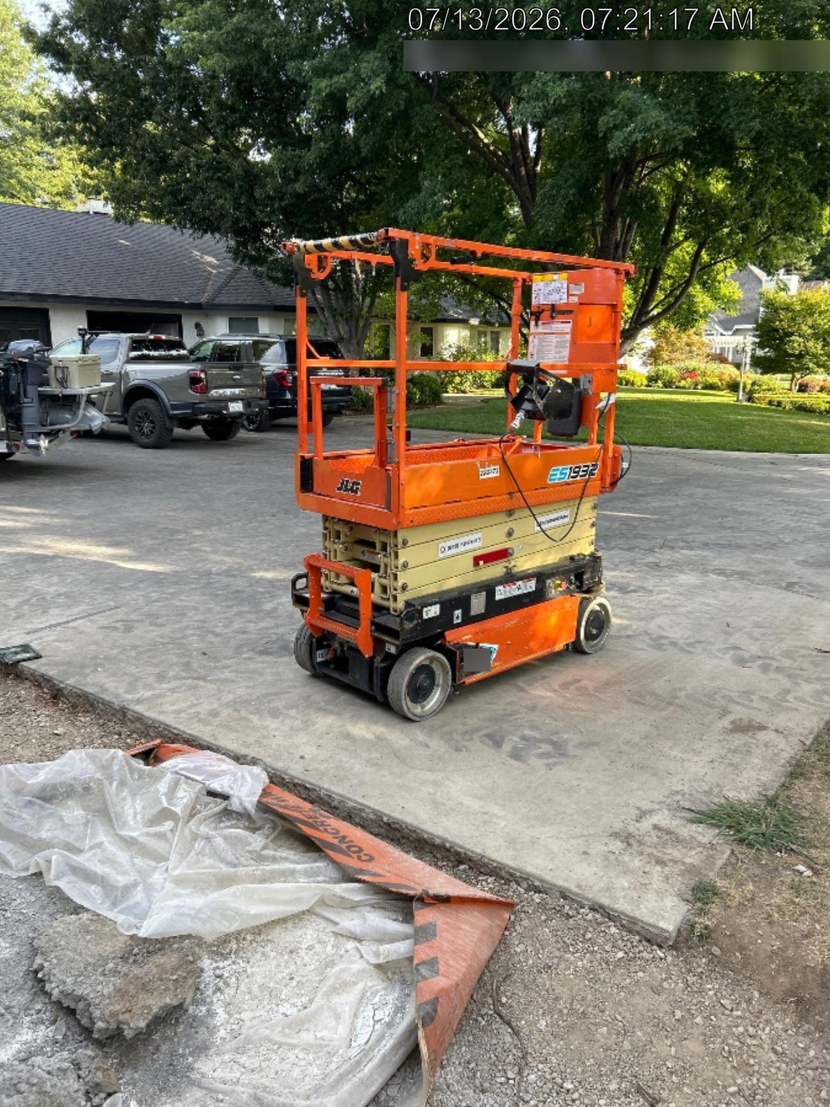 2022 JLG ES1932