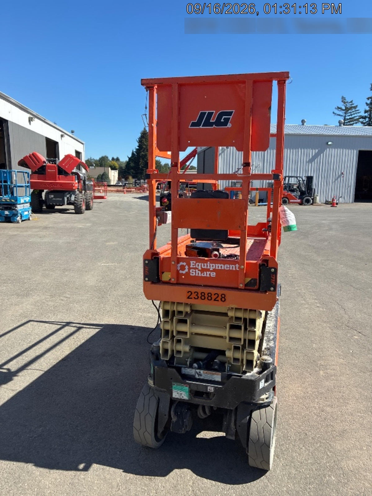 2022 JLG ES2632