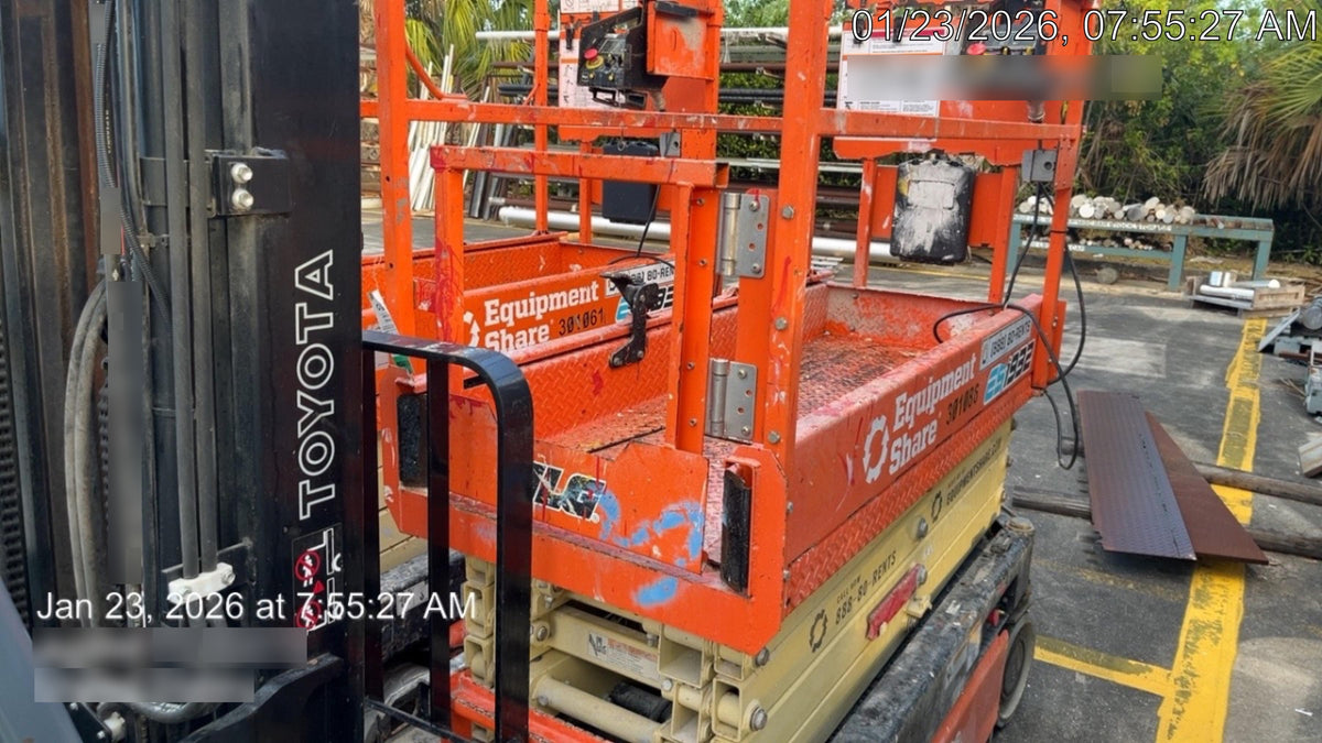 2023 JLG ES1932