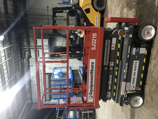 2020 Skyjack SJIII-3219 Solid NM Tires, Half height spring hinged entry gate, Dual Beacons, 800W Inverter