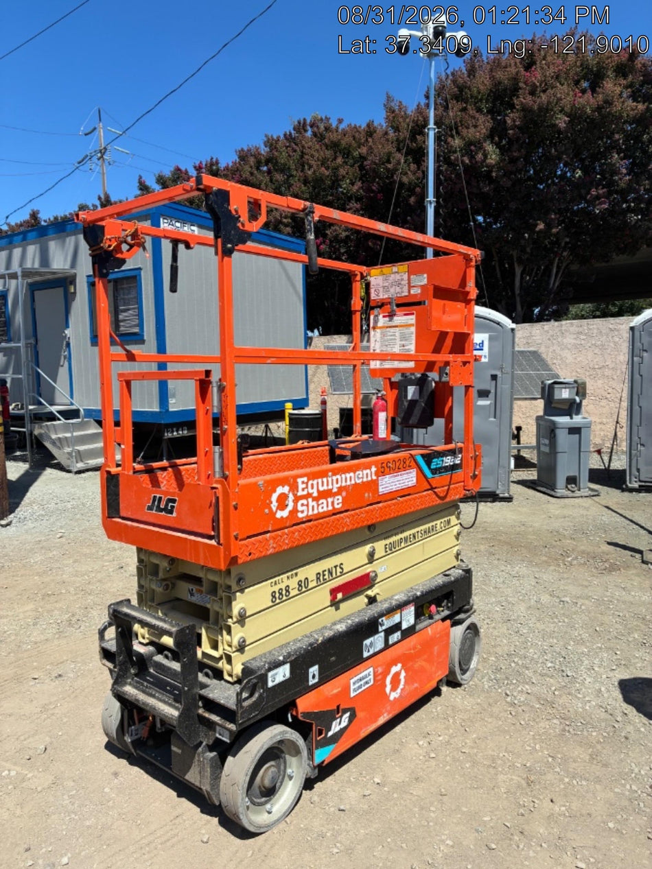 2025 JLG ES1932