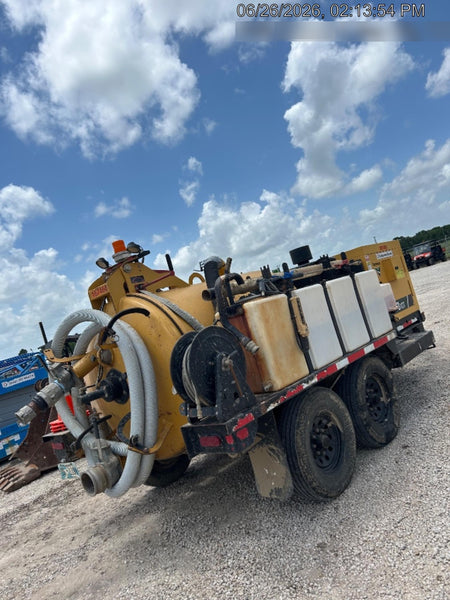 2021 VAC-TRON LP573XDT