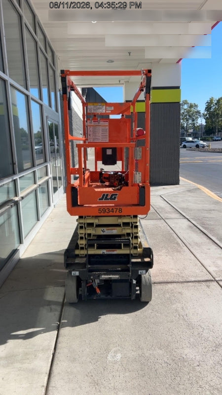 2025 JLG ES1932