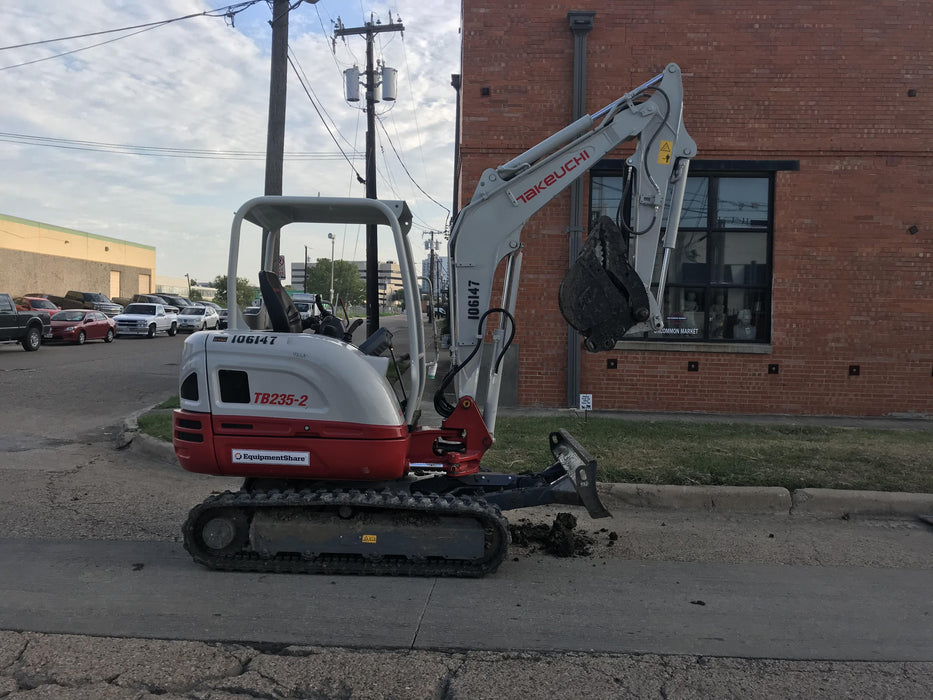 2020 Takeuchi TB235-2R Canopy, Rubber Tracks, Manual TAG QC