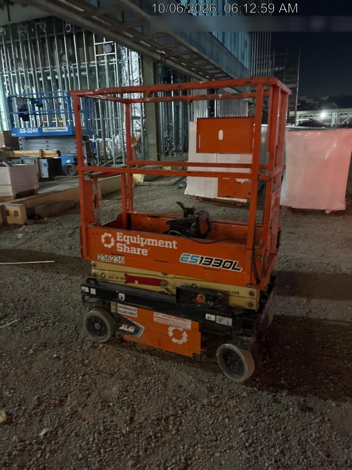 2022 JLG ES1330L