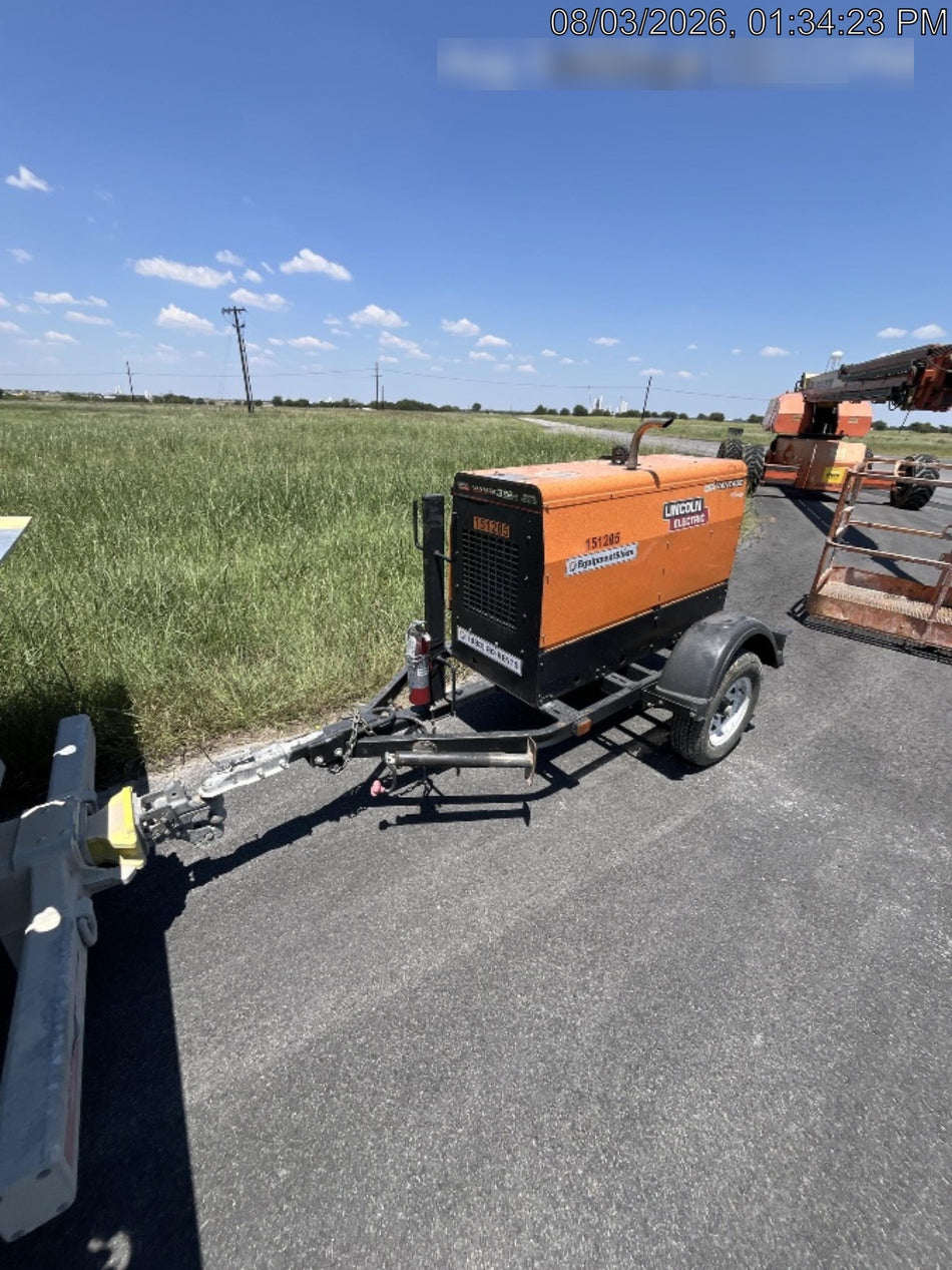 2021 Lincoln Electric Vantage 322 Vantage 322 Ready Pak 3 w/ Telematics & Decals, ORANGE (includes trailer, cable rack, fender light kit)