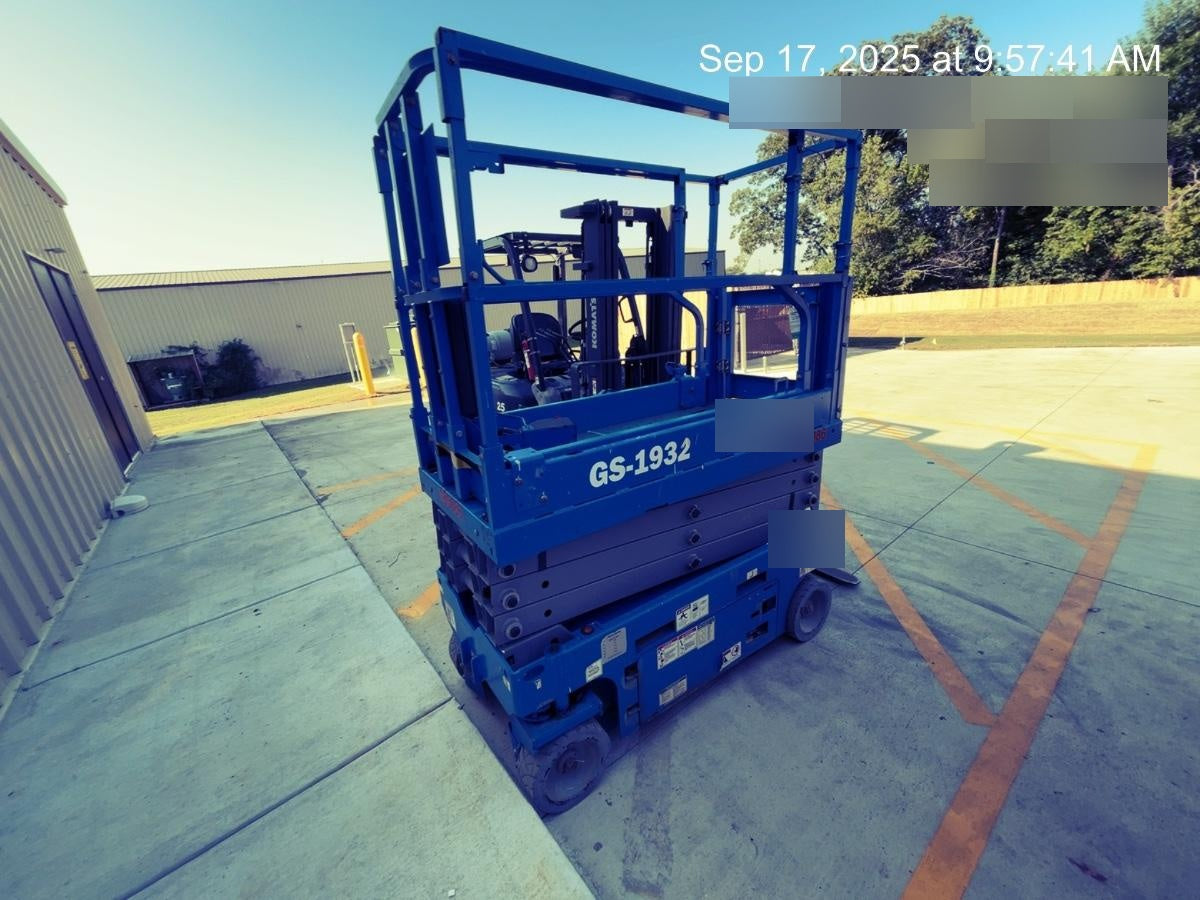 2021 GENIE GS-1932