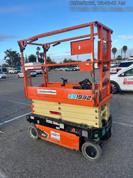 2022 JLG ES1932