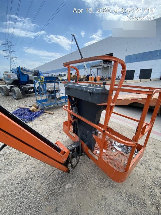 2019 JLG E450AJ