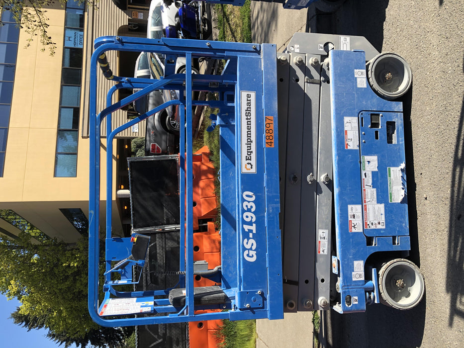 2019 Genie GS-1930 Half Height Swing Gate, 800W Inverter