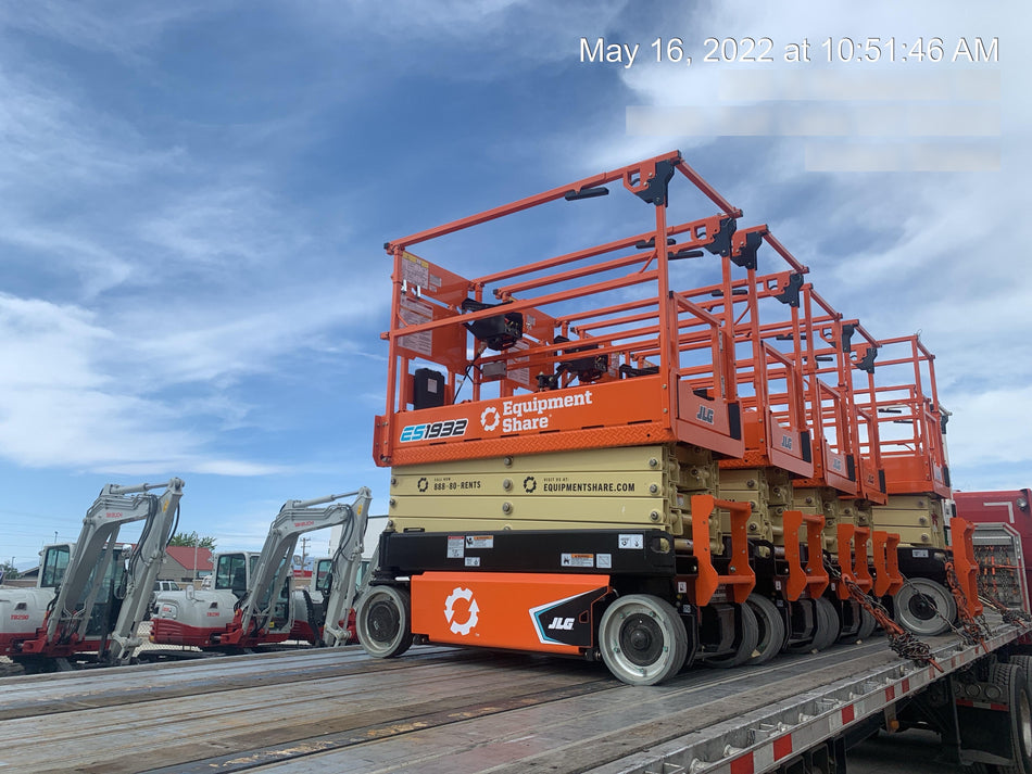 2022 JLG ES1932