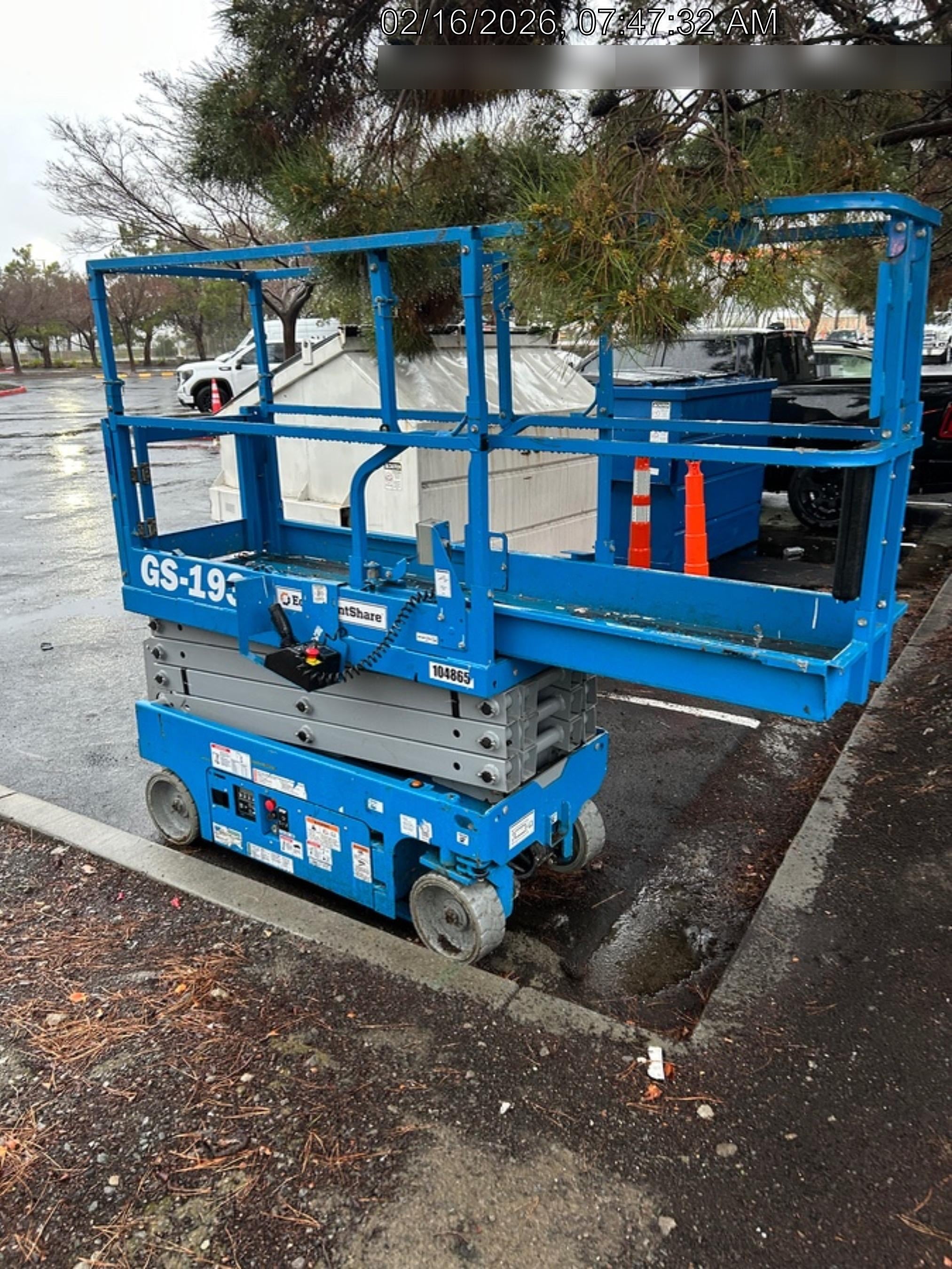 2020 Genie GS-1930 Solid Non Marking Tires, Beacon, Folding rails with half height swing gate, 800W Inverter