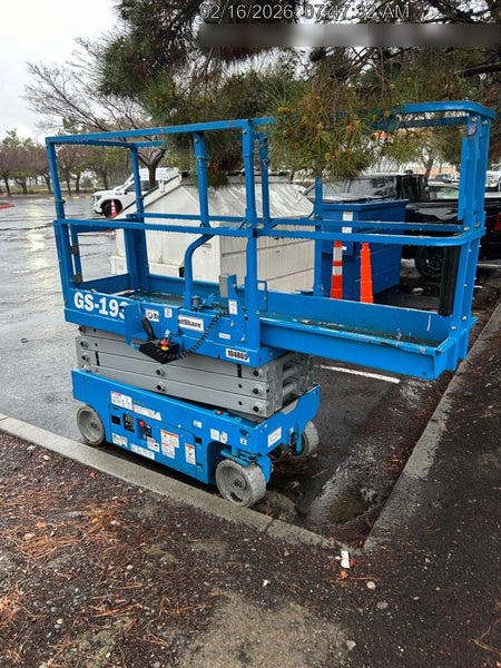 2020 Genie GS-1930 Solid Non Marking Tires, Beacon, Folding rails with half height swing gate, 800W Inverter