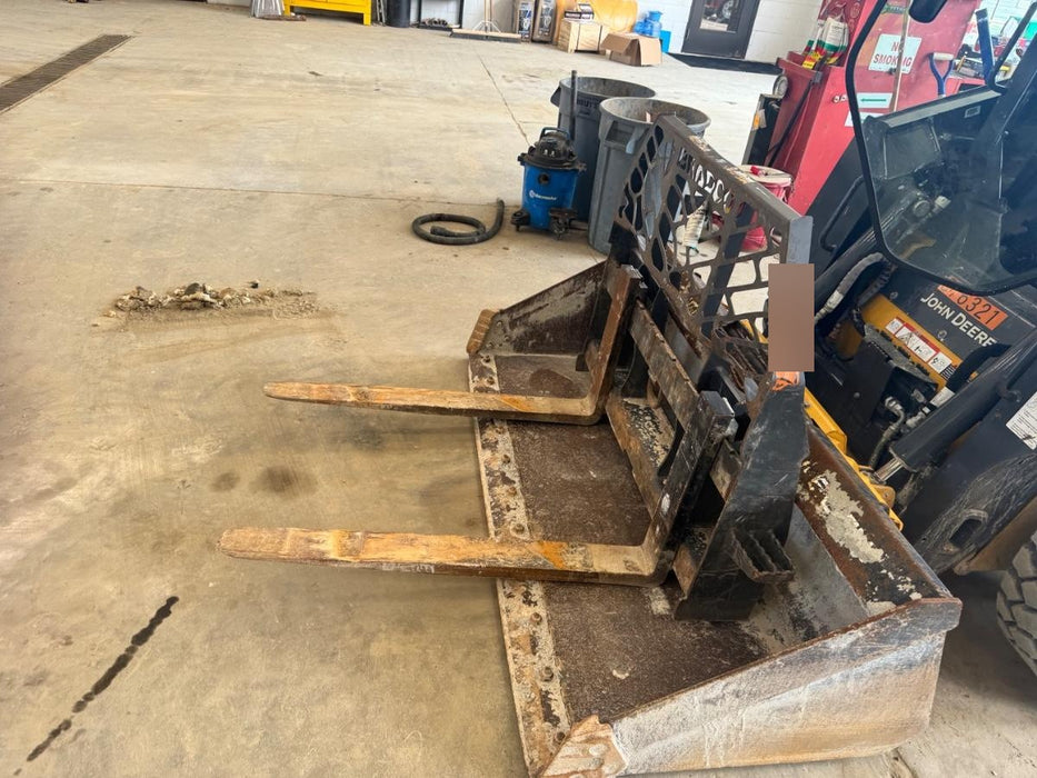 2022 PALADIN 48" Pallet Forks - Paladin