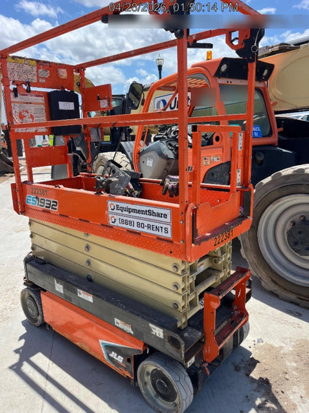 2022 JLG ES1932