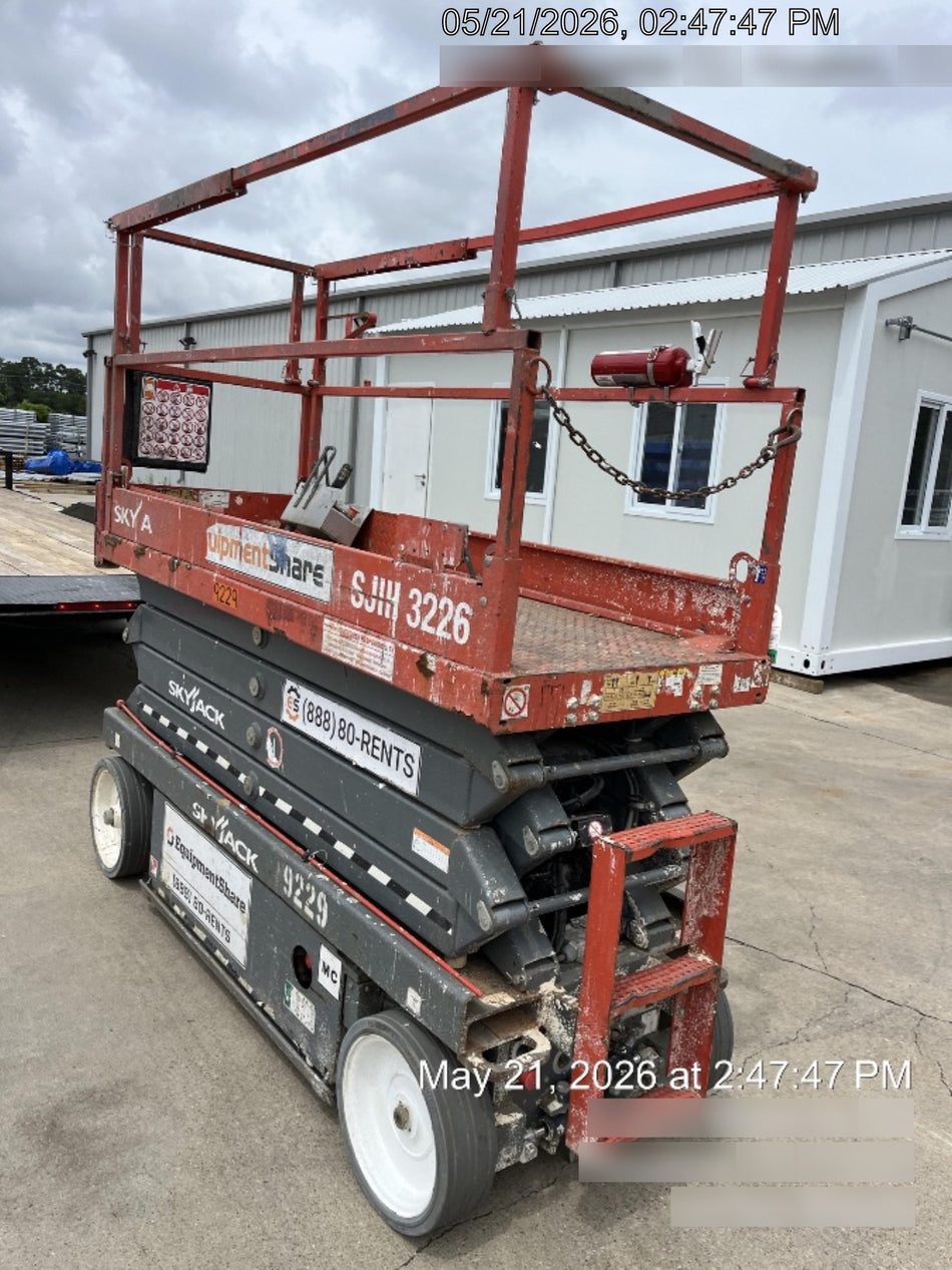 2018 Skyjack SJIII-3226 Skyjack SJIII3226 Scissor Lift w/Trojan Batteries