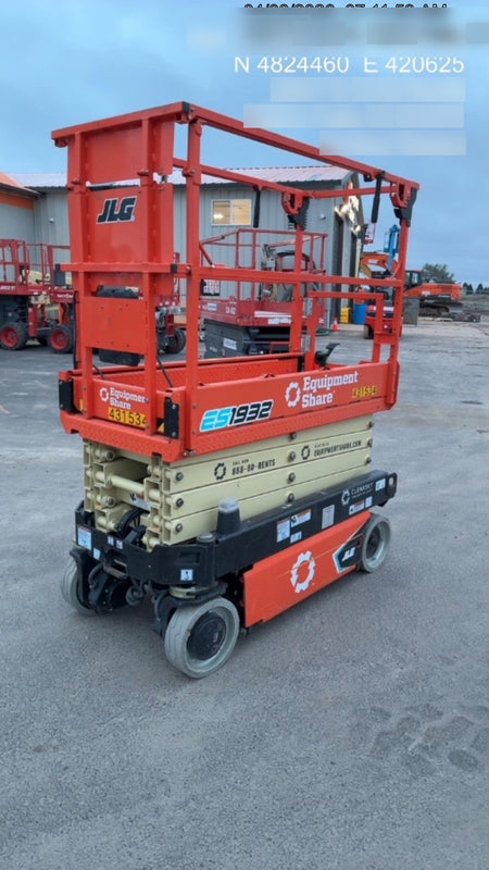 2024 JLG ES1932