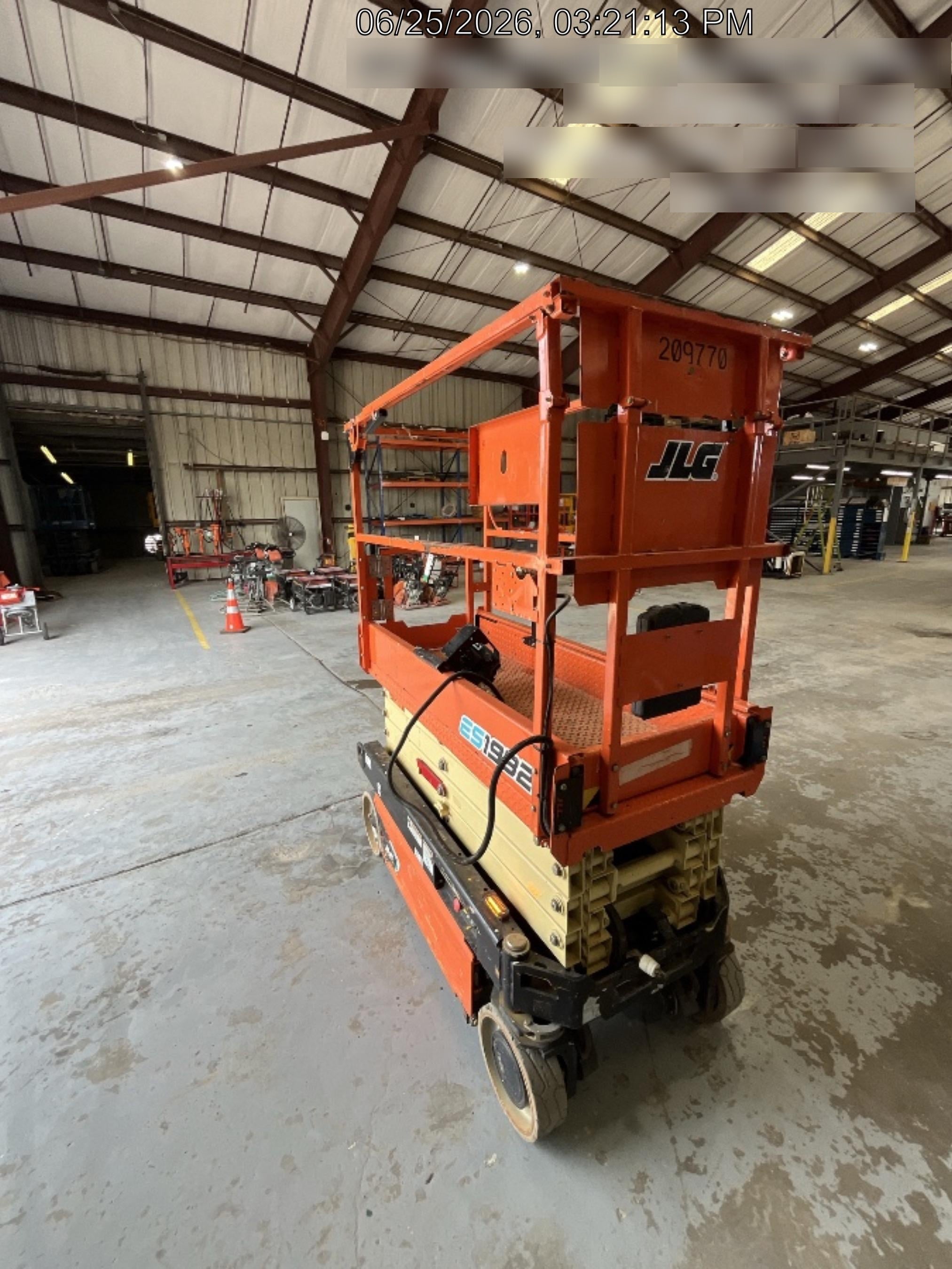 2022 JLG ES1932
