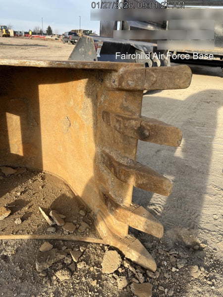 2025 TAKEUCHI 24" Bucket Takeuchi