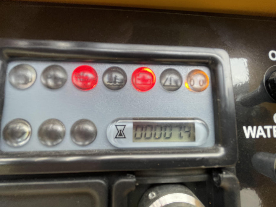 2022 Vac-Tron LP573XDT T4 Koehler Diesel Engine, 500 Gallon Debris Tank, x2 100 Gallon Water Tanks