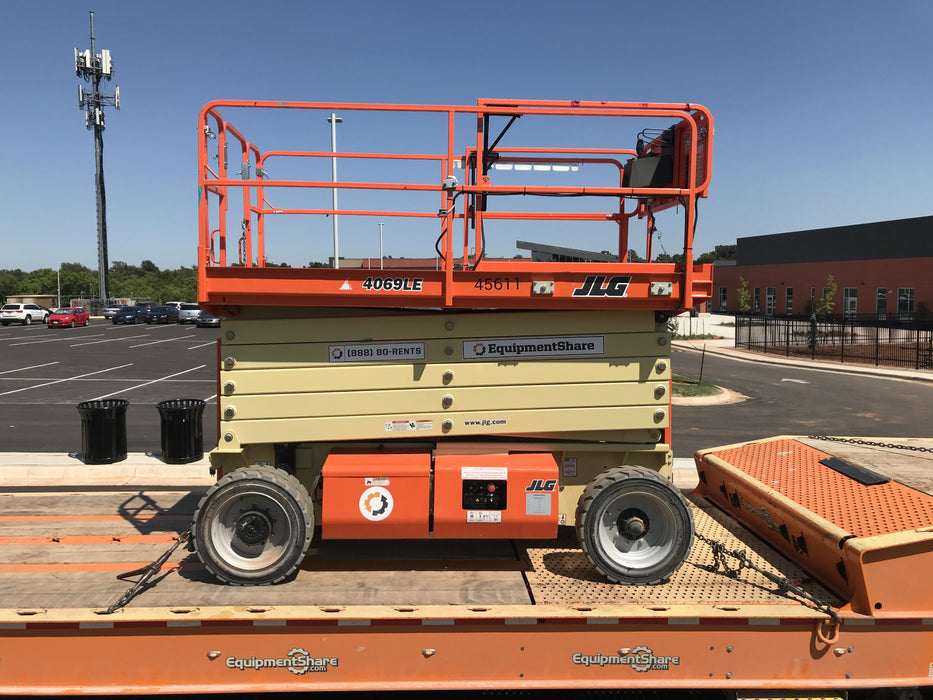 2019 JLG 4069LE