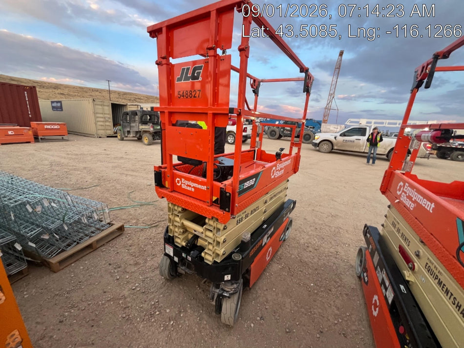 2025 JLG ES1932