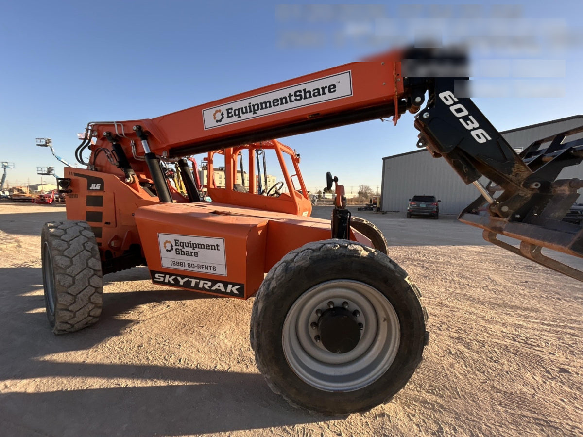2021 JLG 6036