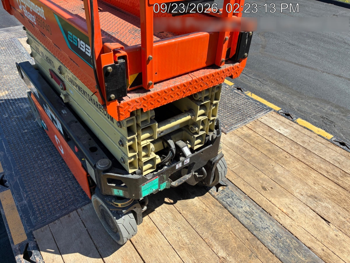 2025 JLG ES1932
