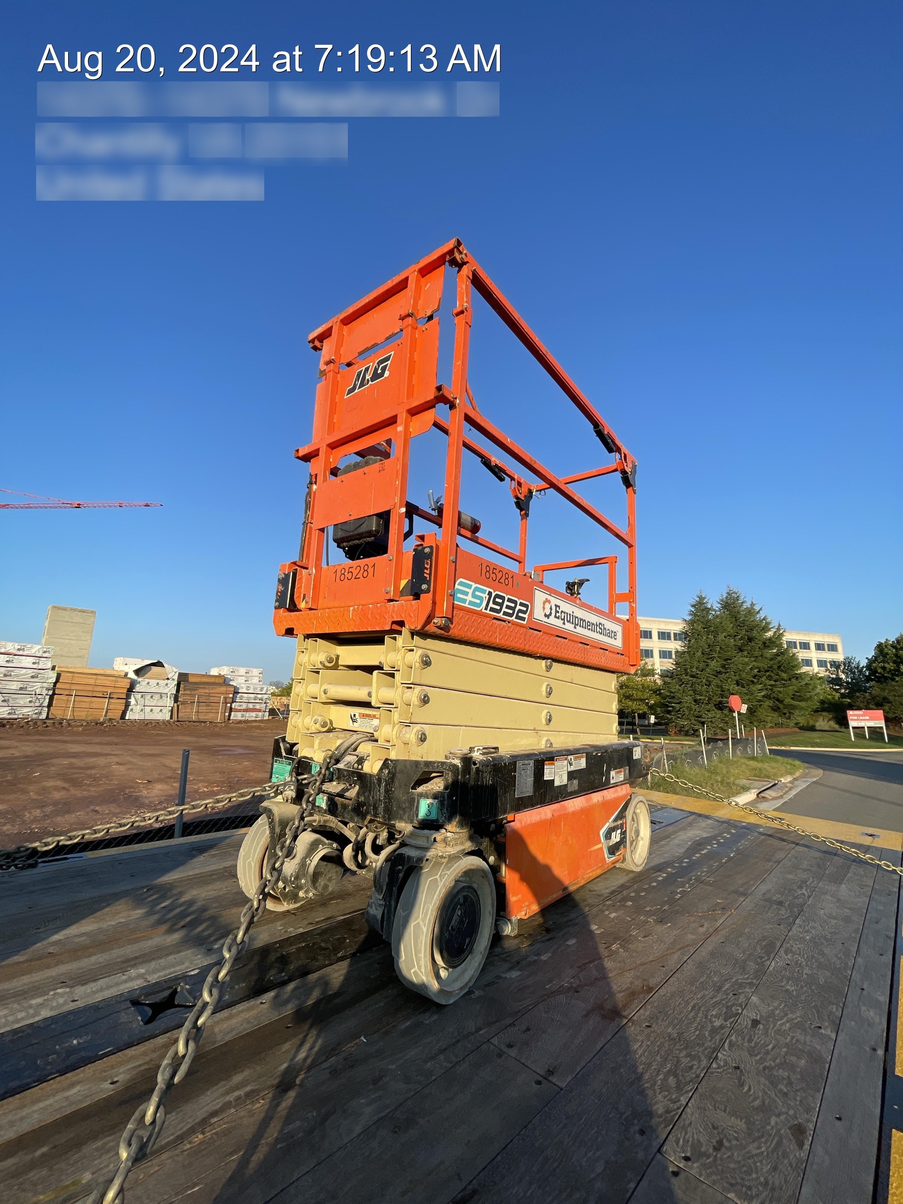 2021 JLG ES1932