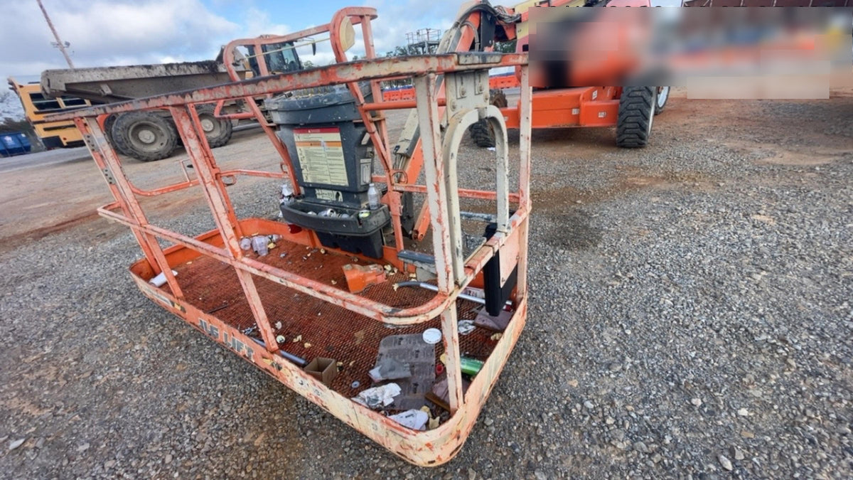 2021 JLG 600AJ