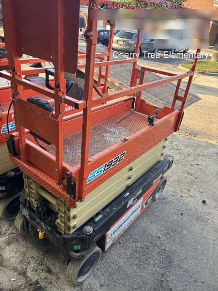 2021 JLG ES1932