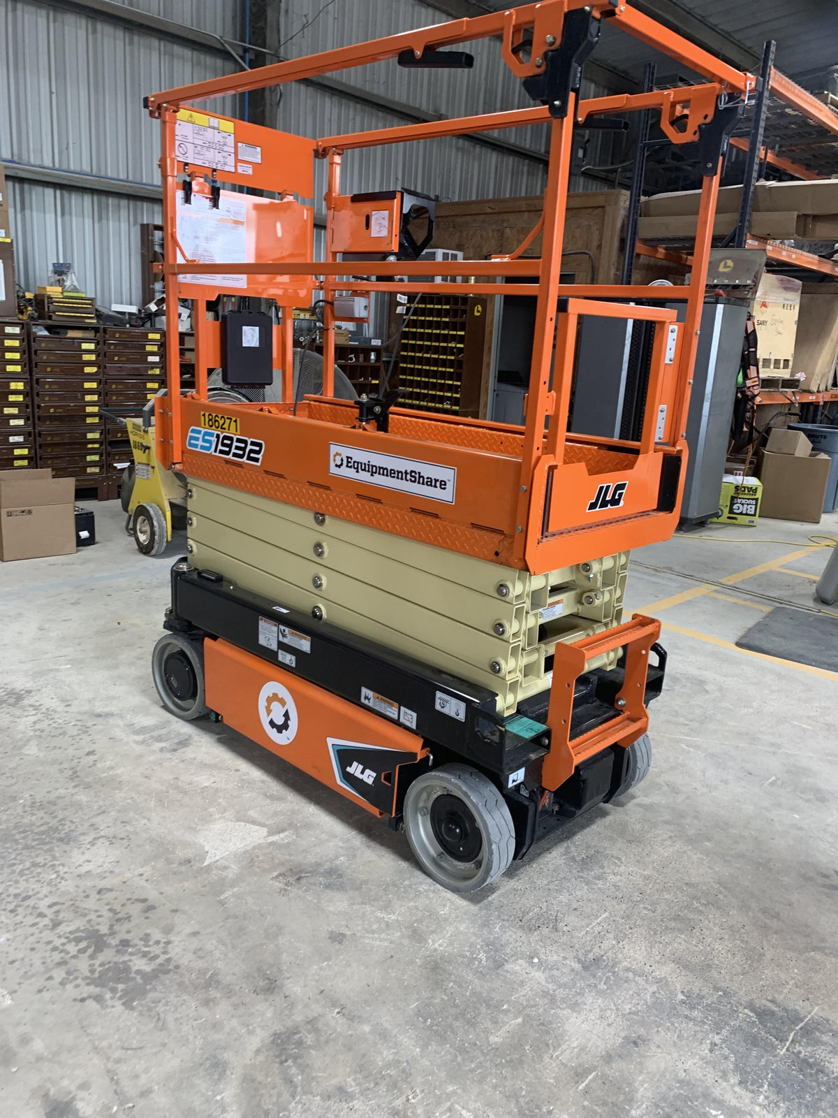 2021 JLG ES1932