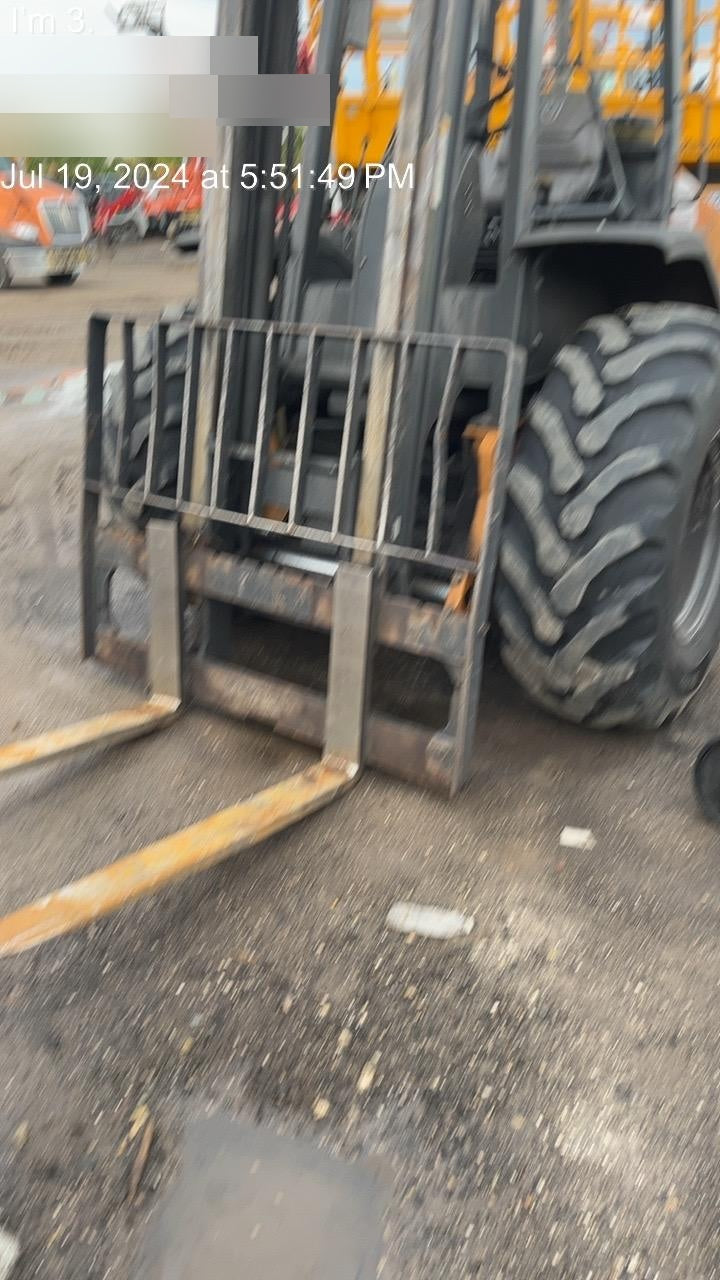 2018 CASE 586H