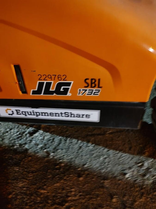 2022 JLG 1732