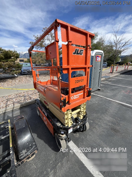 2022 JLG ES1932