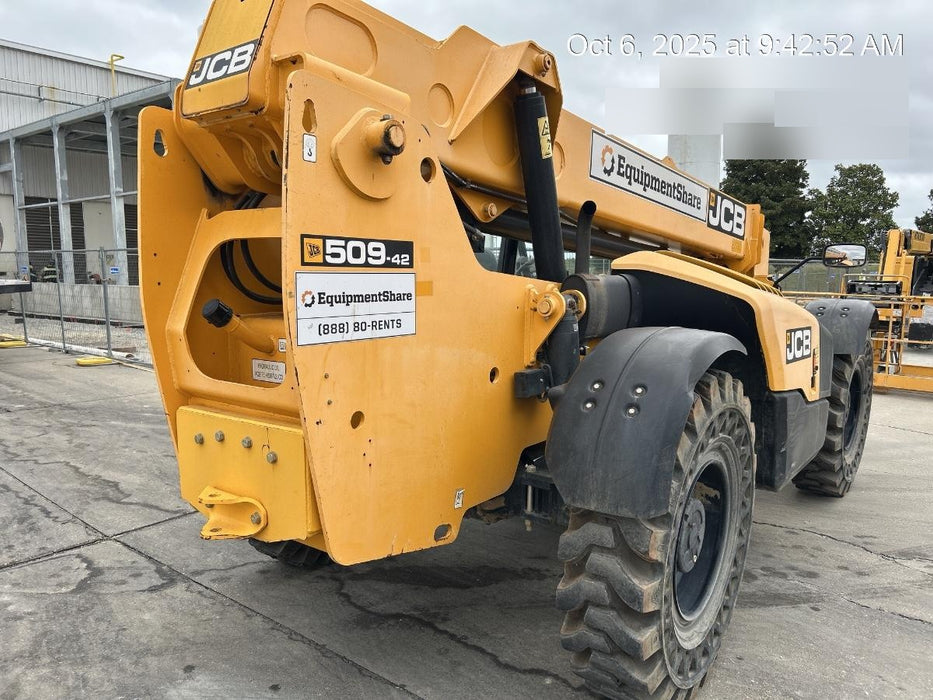 2019 JCB 509-42 Open ROPS, 74 HP, Solid Tires, Worklights, Beacon, Aux Hydraulics, Lifting Eye 66" Carriage/60" Forks